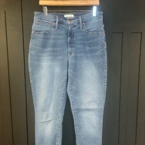 Madewell Curvy High Rise Skinny Jeans in size 29T